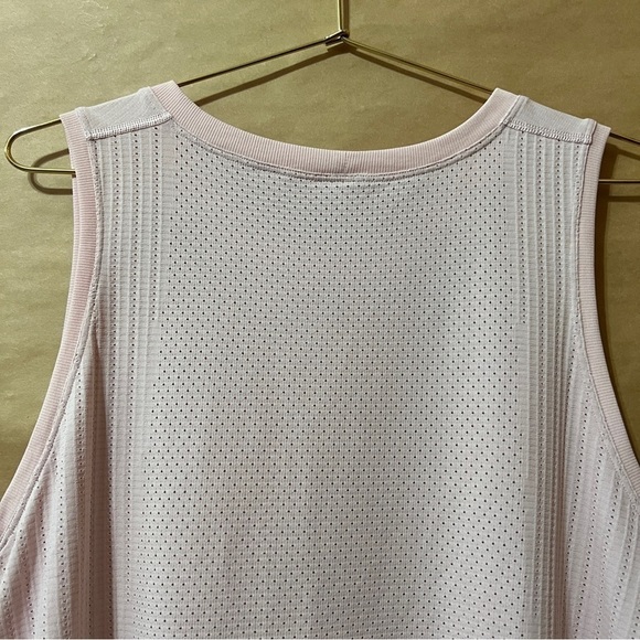 Lululemon | Train to Be Tank Top Cropped Mesh Strawberry Milkshake Size 10 - Picture 9 of 11